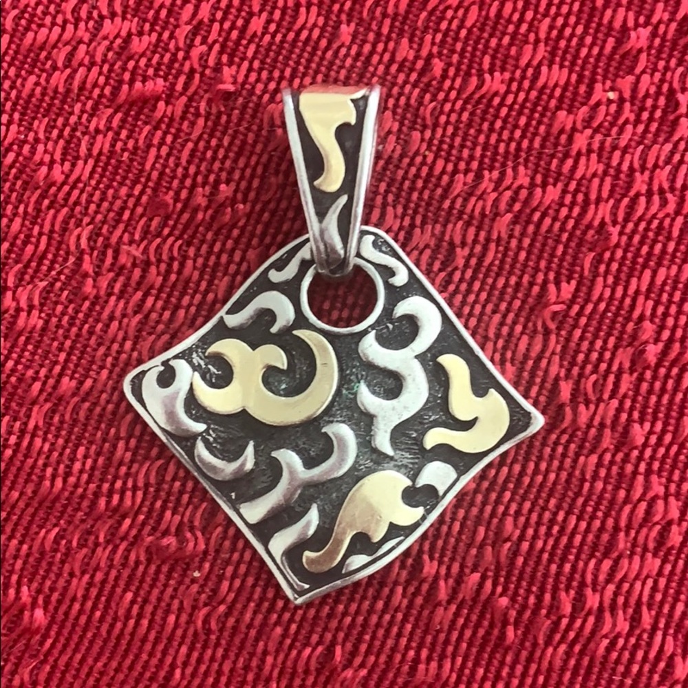 John Hardy 22k/925 Pendant